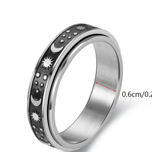 Wedding ring - Picture 2 of 3